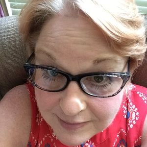 Meet your Posher, Evelyn